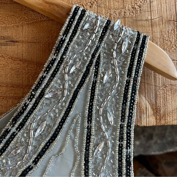 Unique Vintage beaded dress - Picture 10 of 12